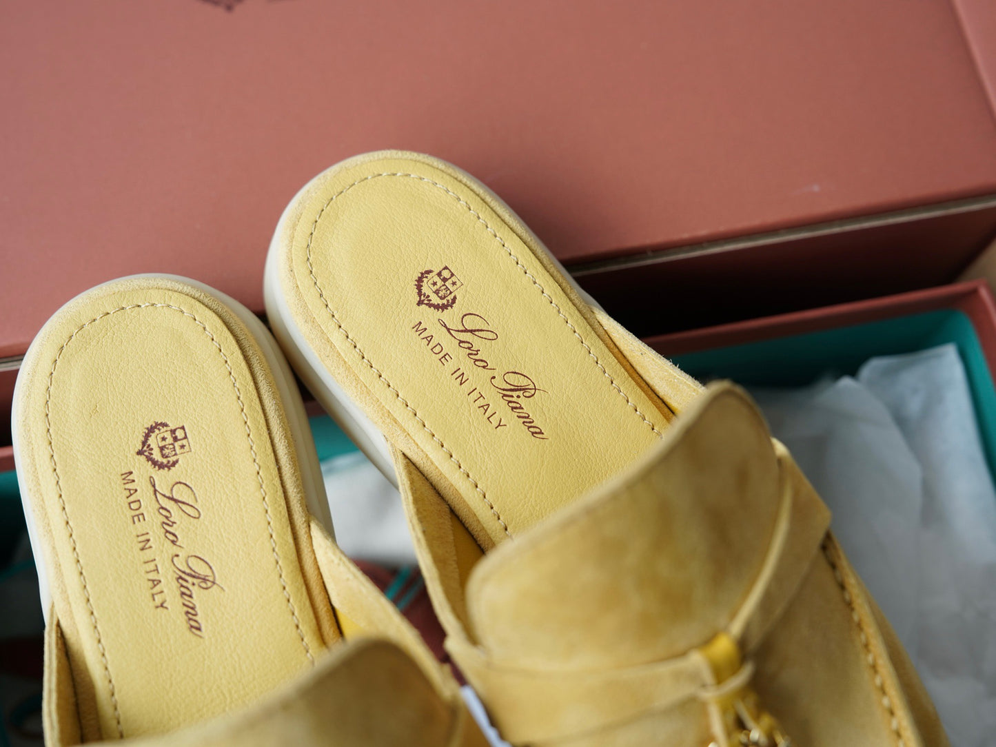 LORO SUMMER CHARM