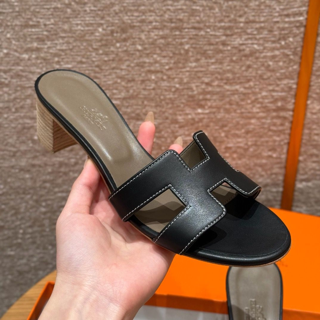 Oasis Sandal