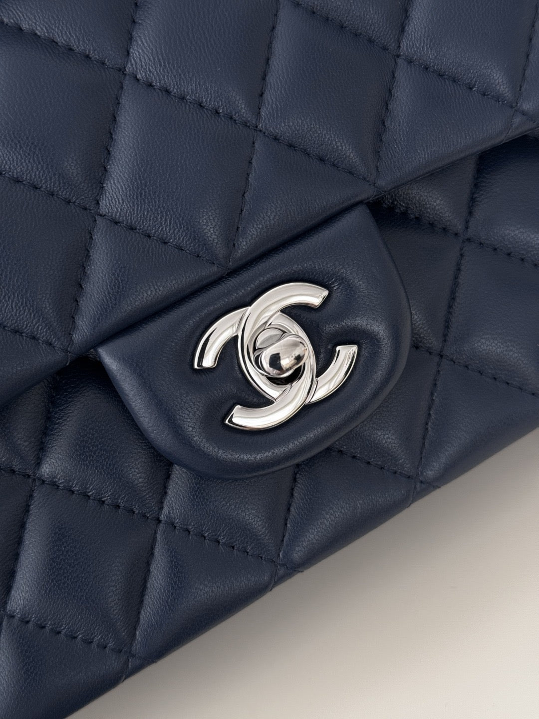 CLASSIC 25 SILVER HARDWARE
