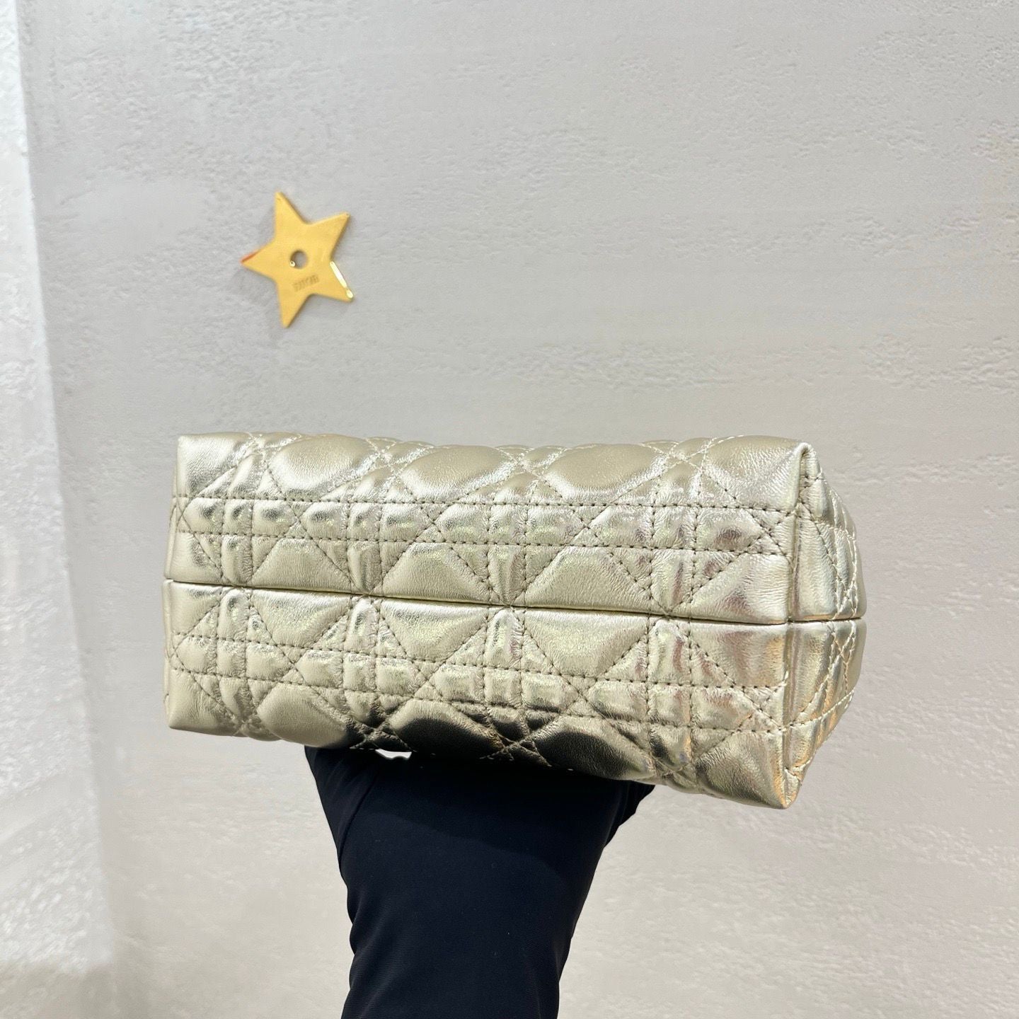 Jolie top handle