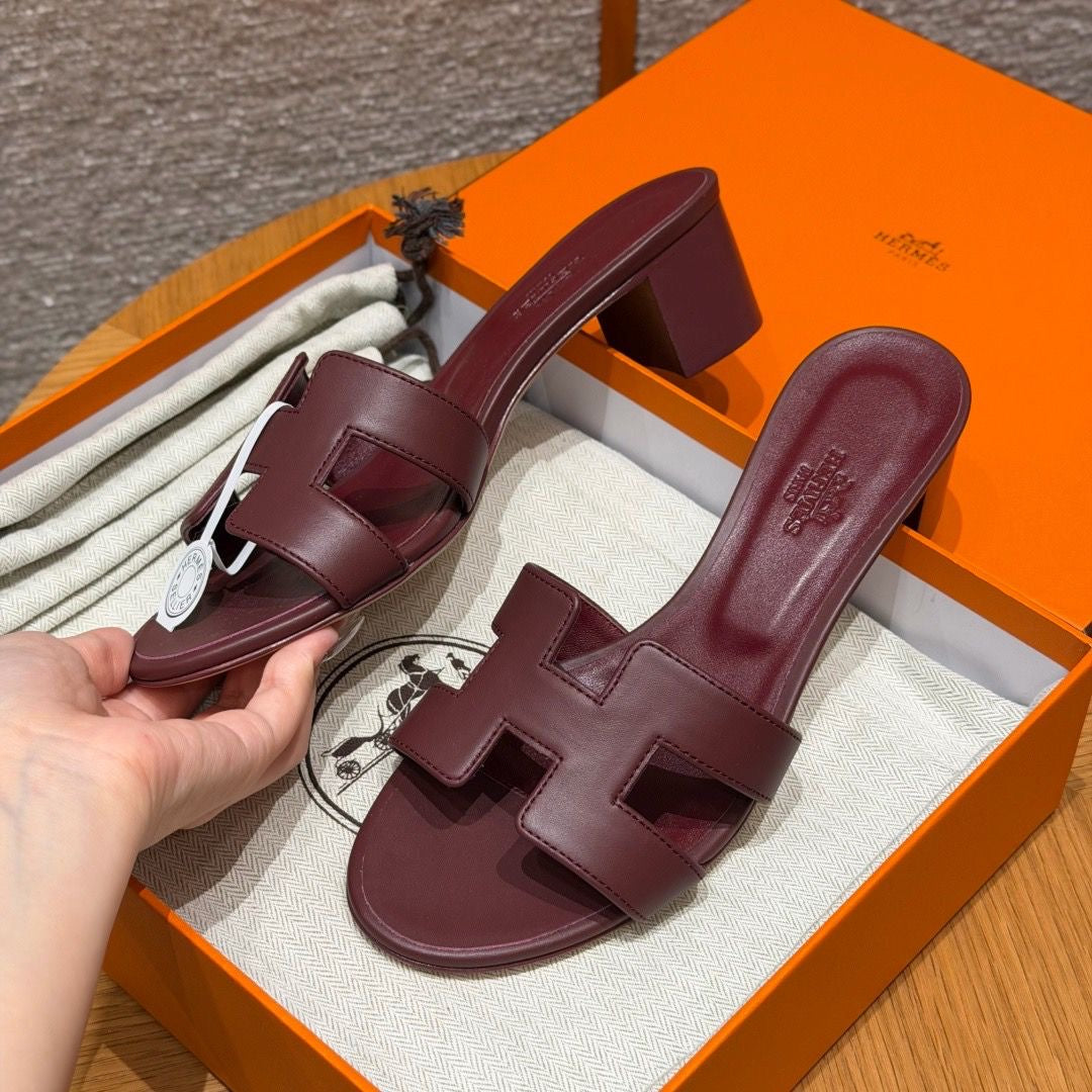 Oasis Sandal
