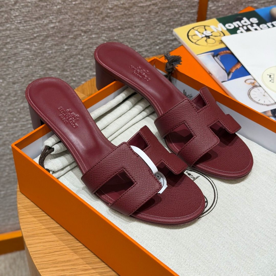 Oasis Sandal
