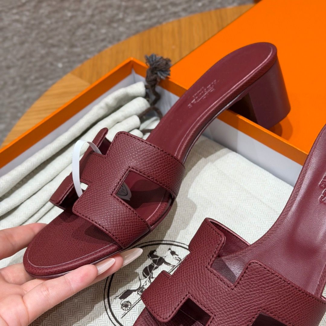 Oasis Sandal