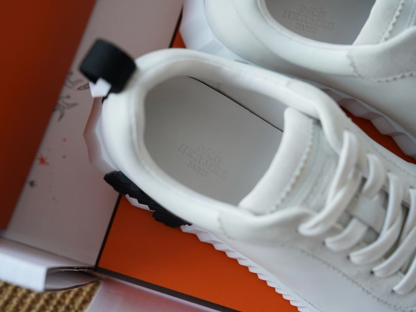 Bouncing sneaker