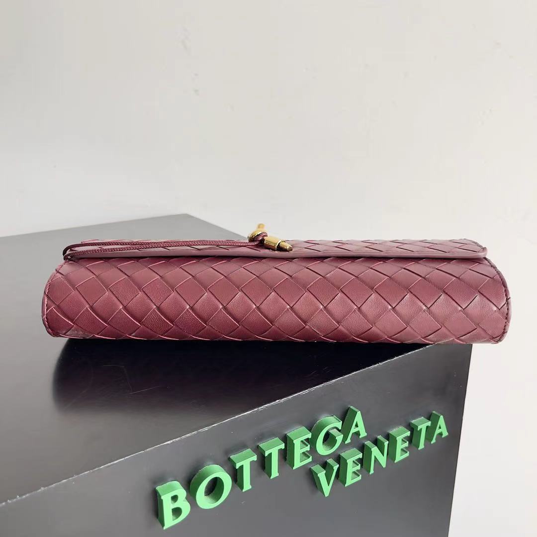 ANDIAMO CLUTCH