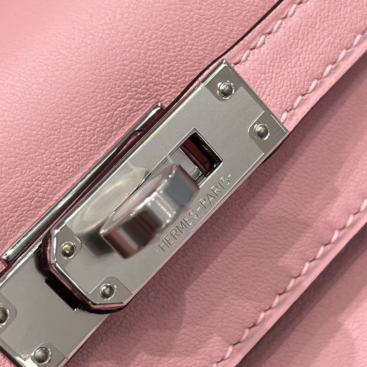 𝐊𝐞𝐥𝐥𝐲 𝐏𝐨𝐜𝐡𝐞𝐭𝐭𝐞 𝐅𝐫𝐚𝐧𝐜𝐞 𝐒𝐰𝐢𝐟𝐭 𝐋𝐞𝐚𝐭𝐡𝐞𝐫 - Sakura