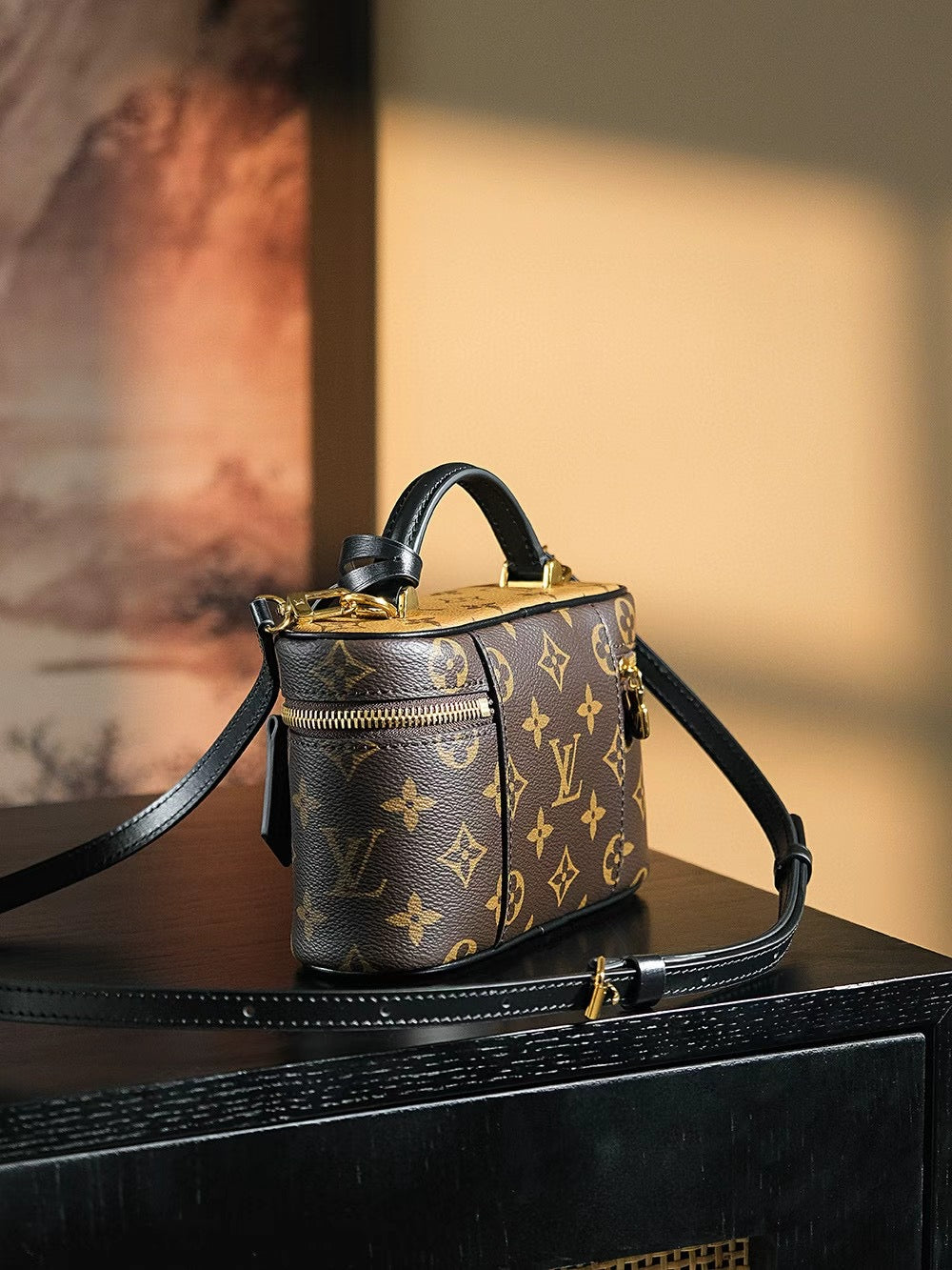 VANITY CHAIN POUCH