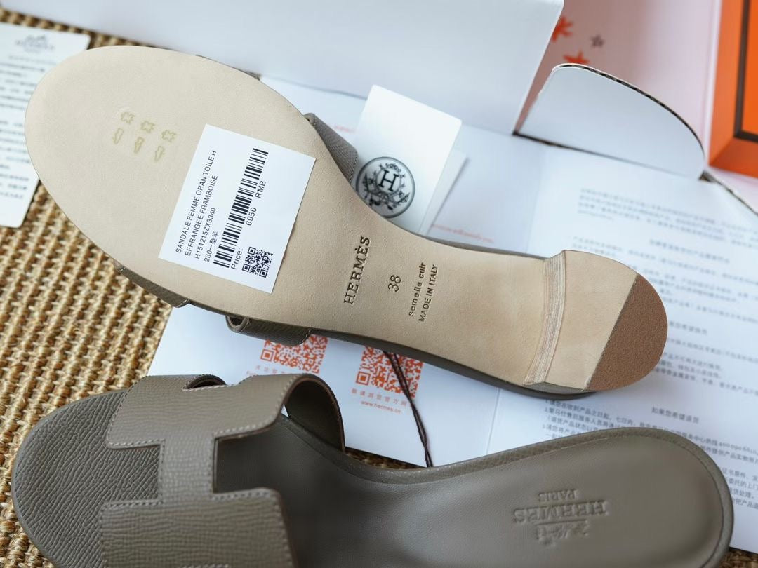 OASIS SANDAL