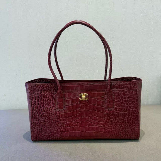 Crocodile-Embossed Calfskin Tote Bag 2026