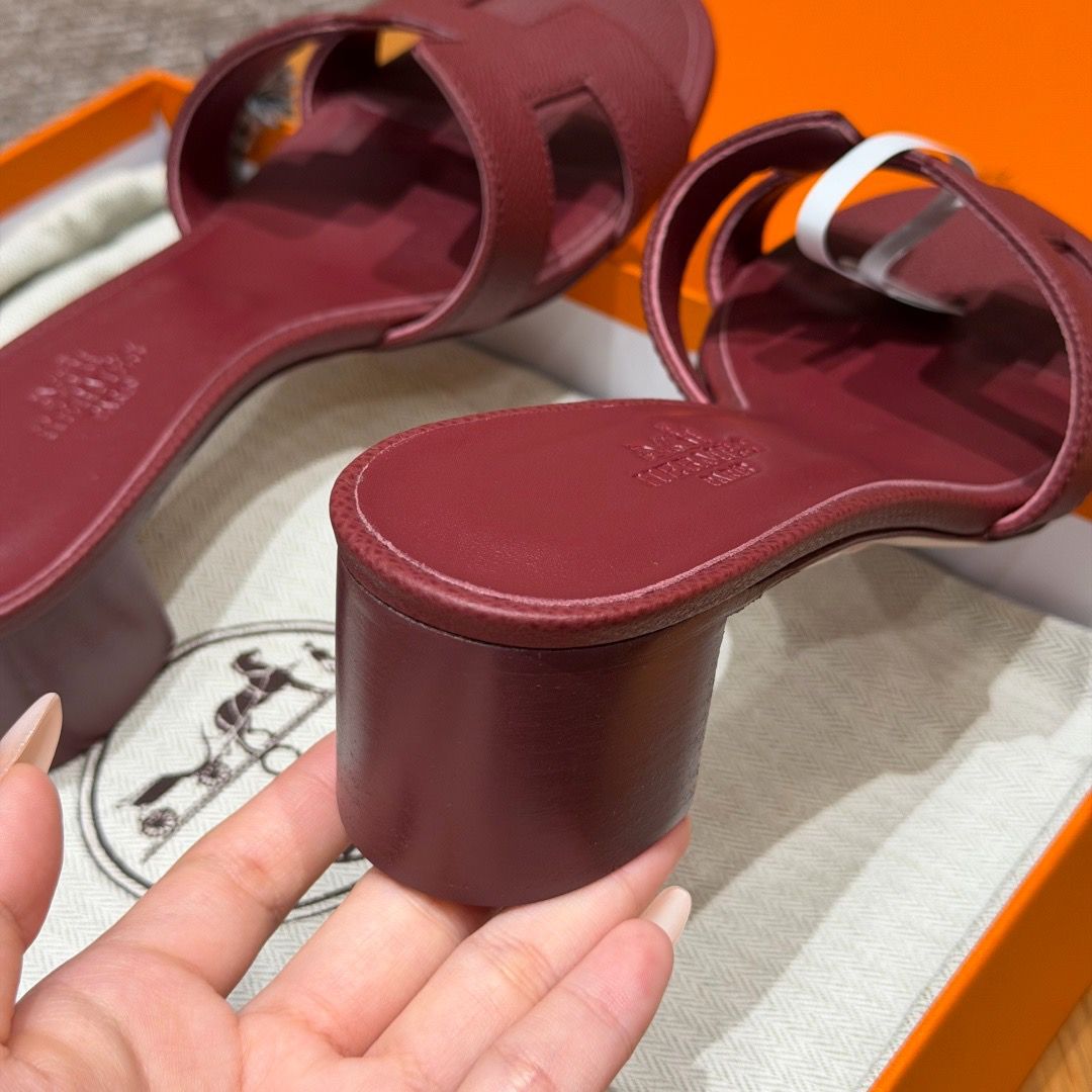Oasis Sandal