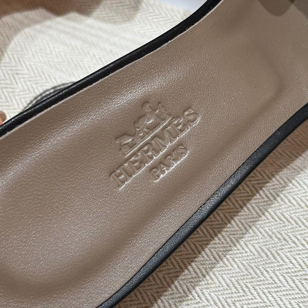 Oasis Sandal