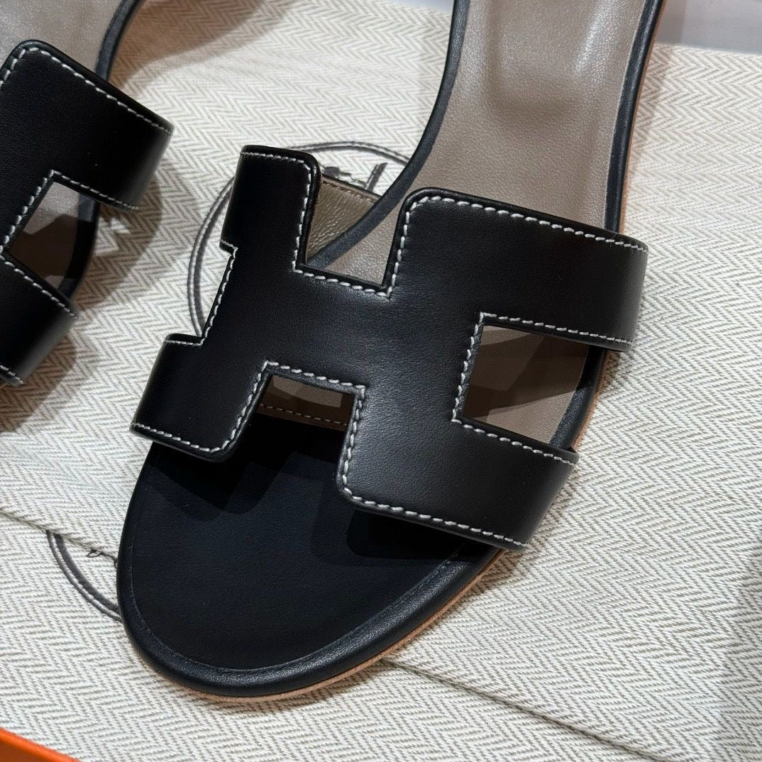 Oasis Sandal