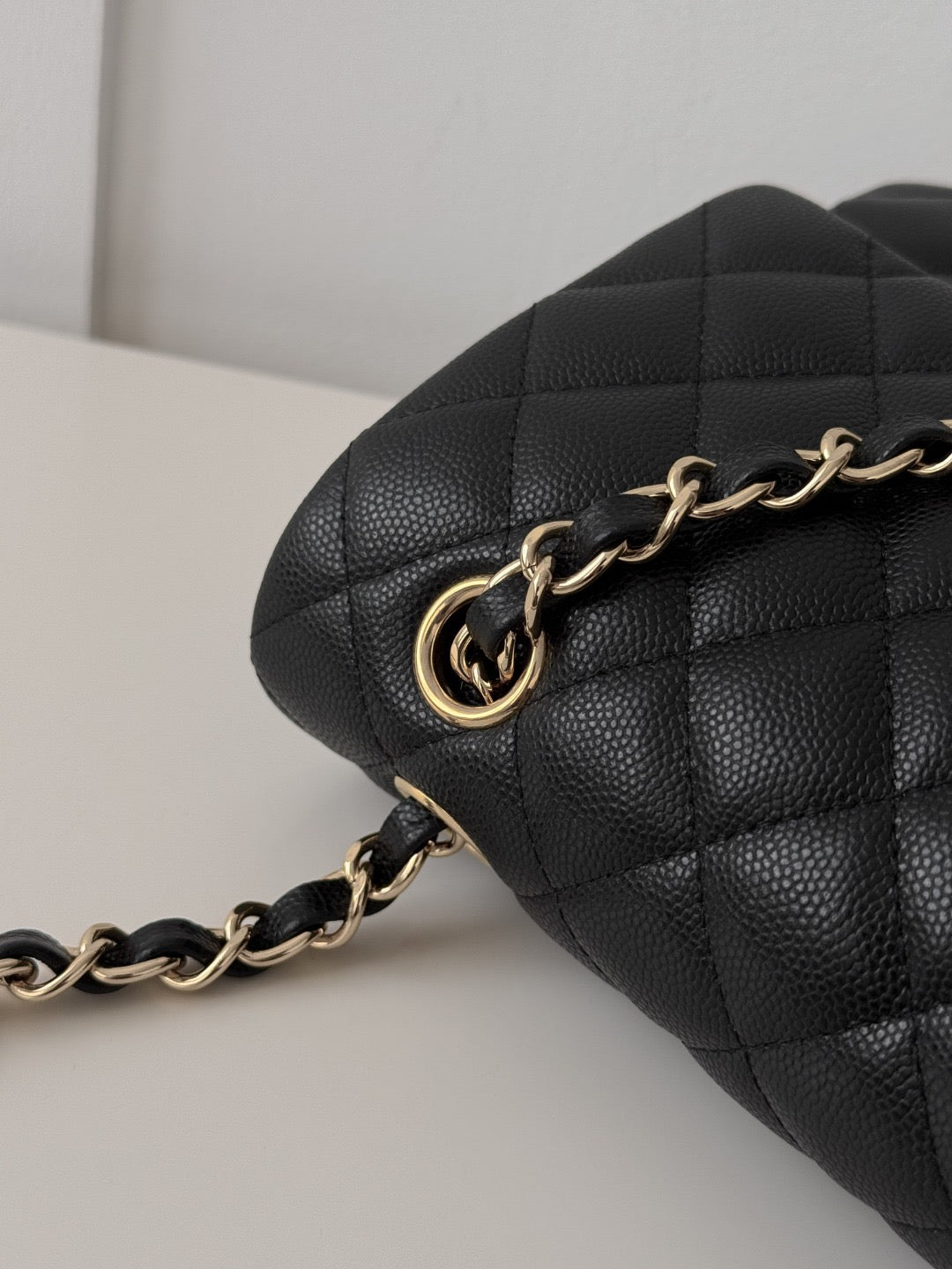 CLASSIC 25 CAVIAR GOLD HARDWARE