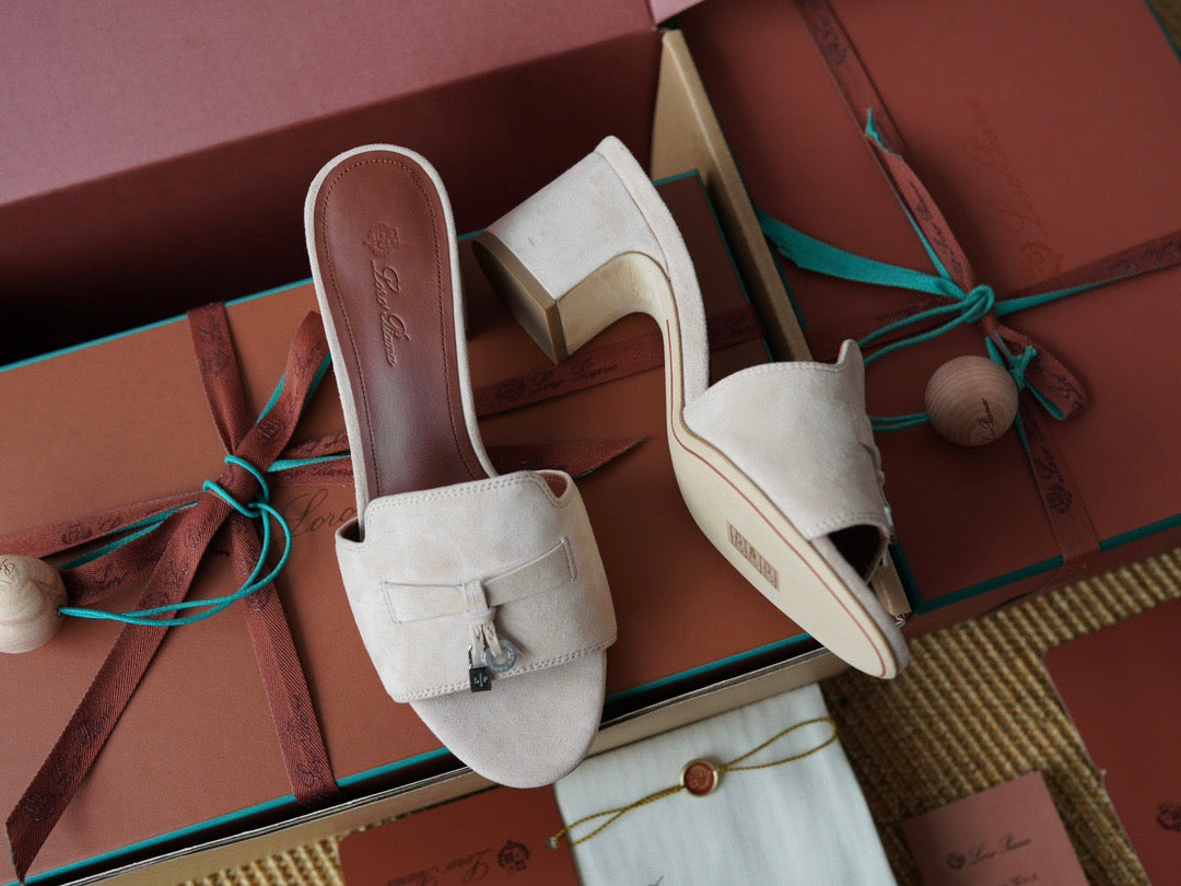 LORO SUMMER CHARMS SANDAL HEELED