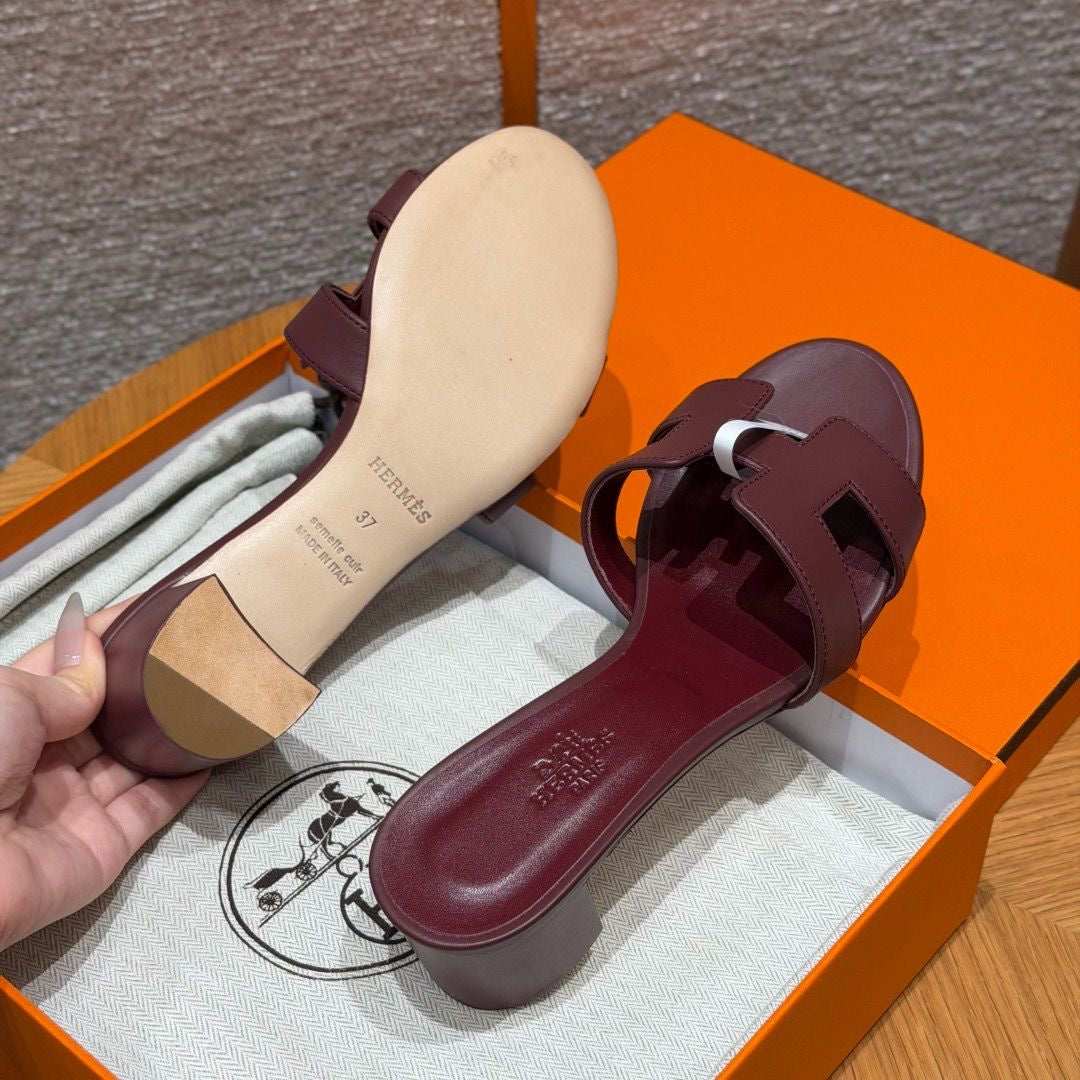Oasis Sandal