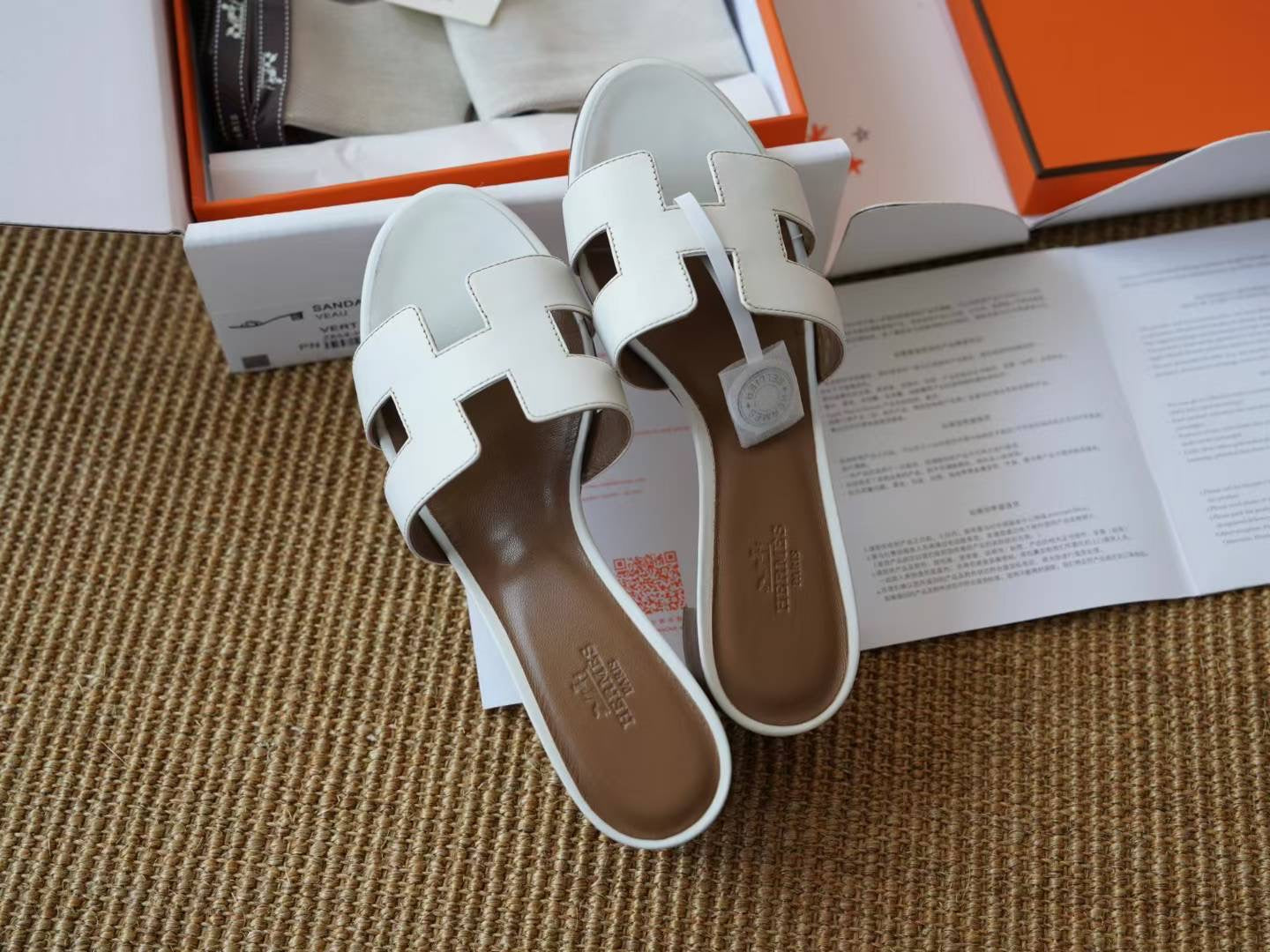 OASIS SANDAL