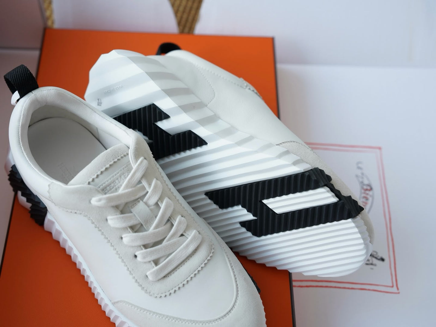 Bouncing sneaker