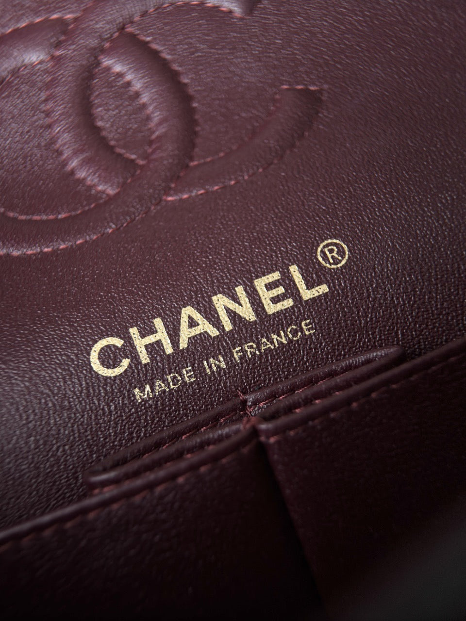 CLASSIC 23 CAVIAR GOLD HARDWARE