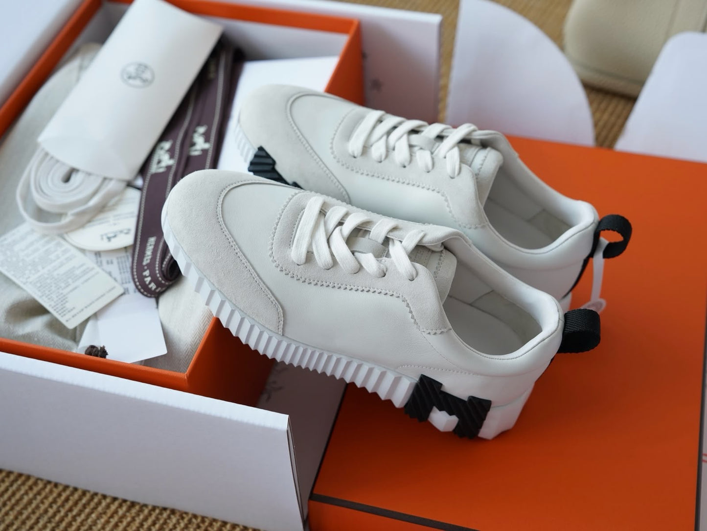Bouncing sneaker