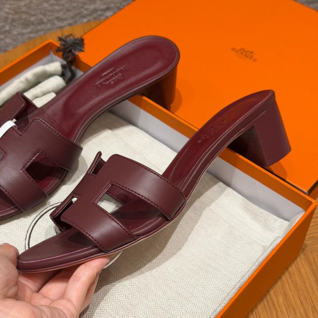 Oasis Sandal