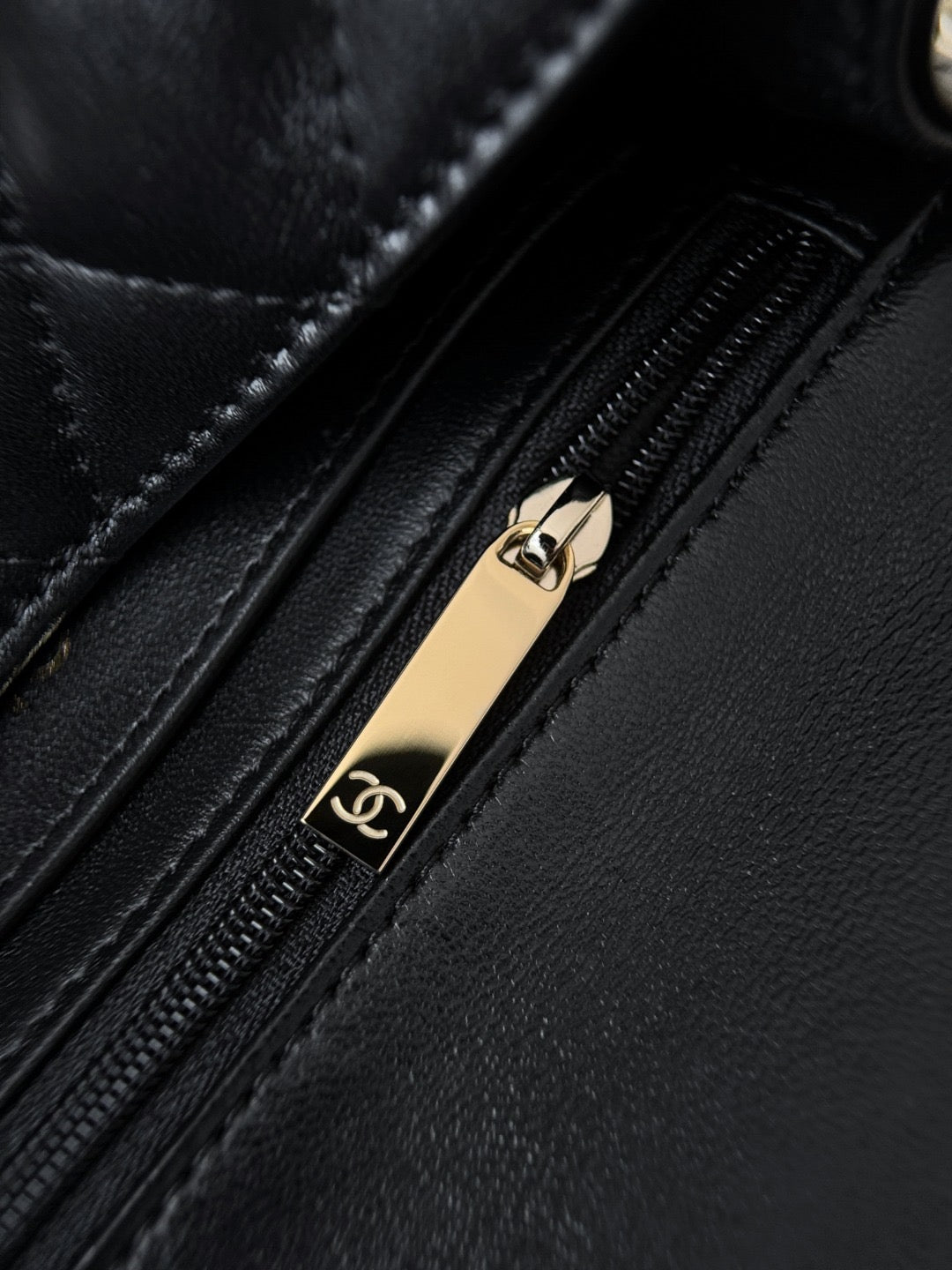 Classic top handle