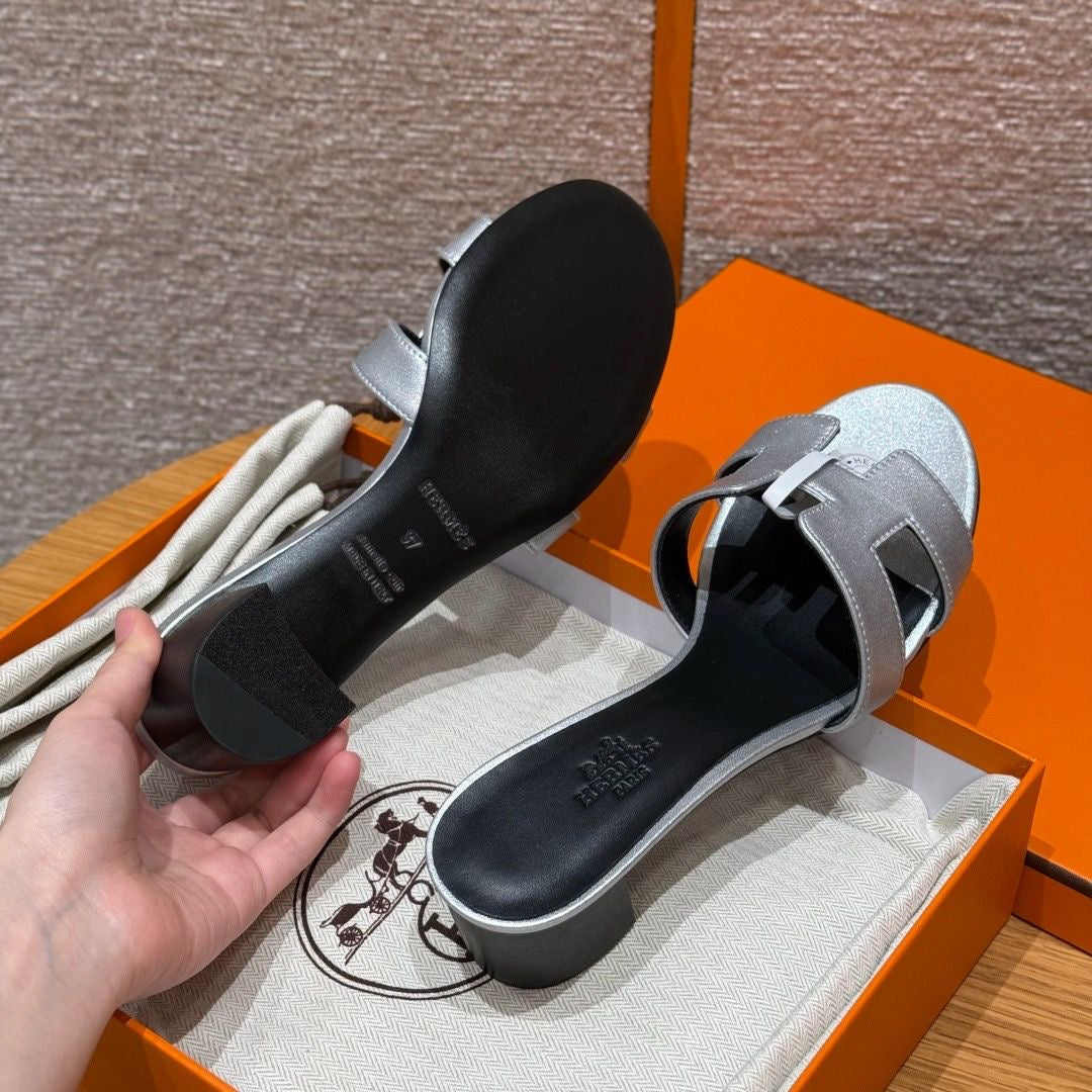 OASIS SANDAL