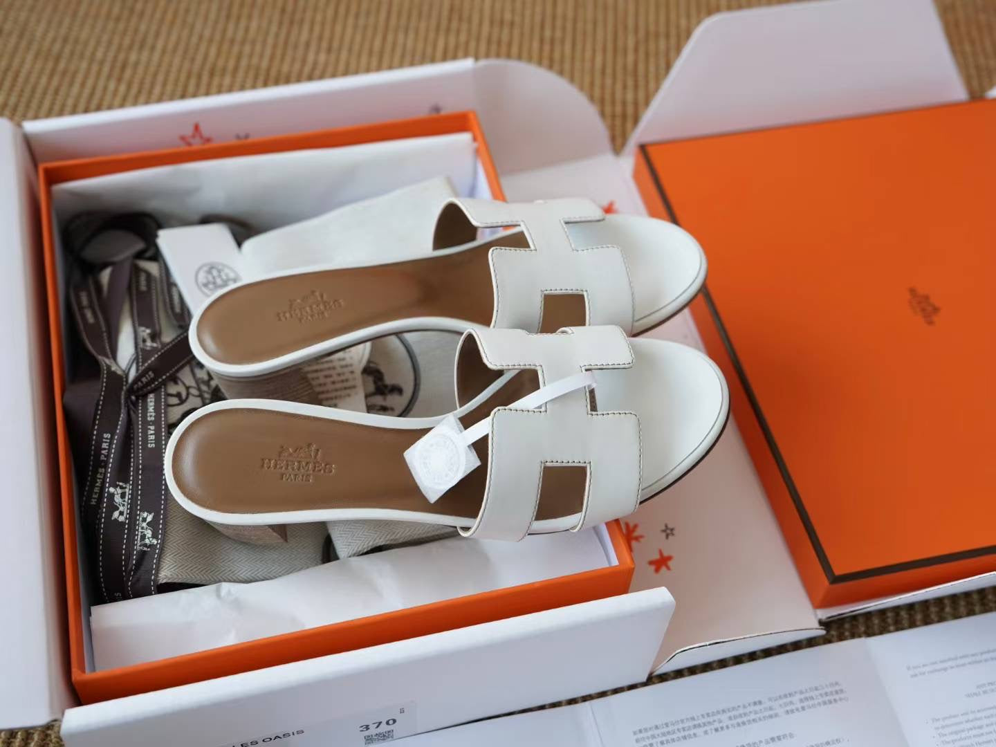 OASIS SANDAL