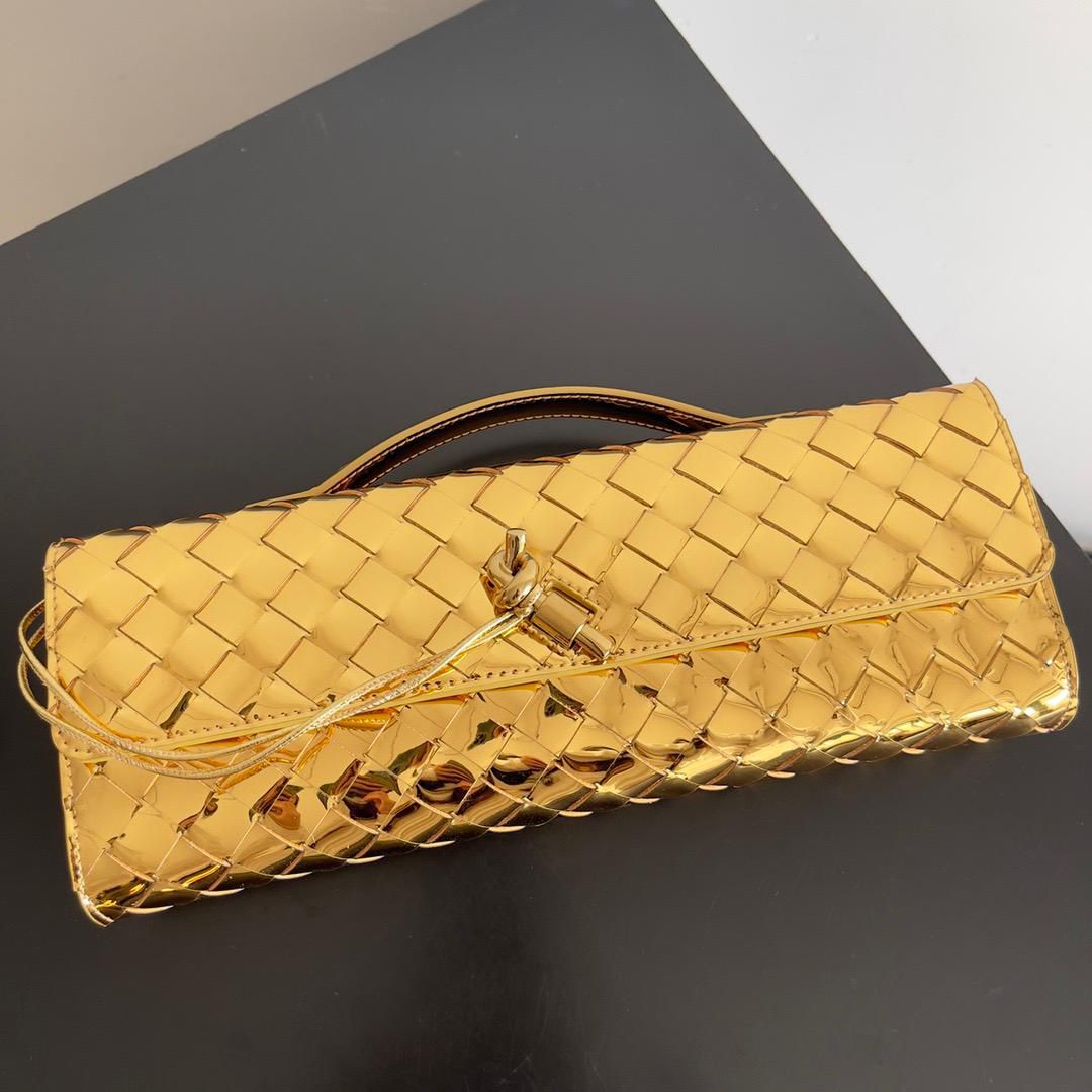 ANDIAMO CLUTCH