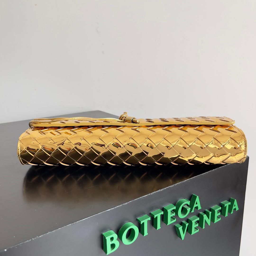 ANDIAMO CLUTCH