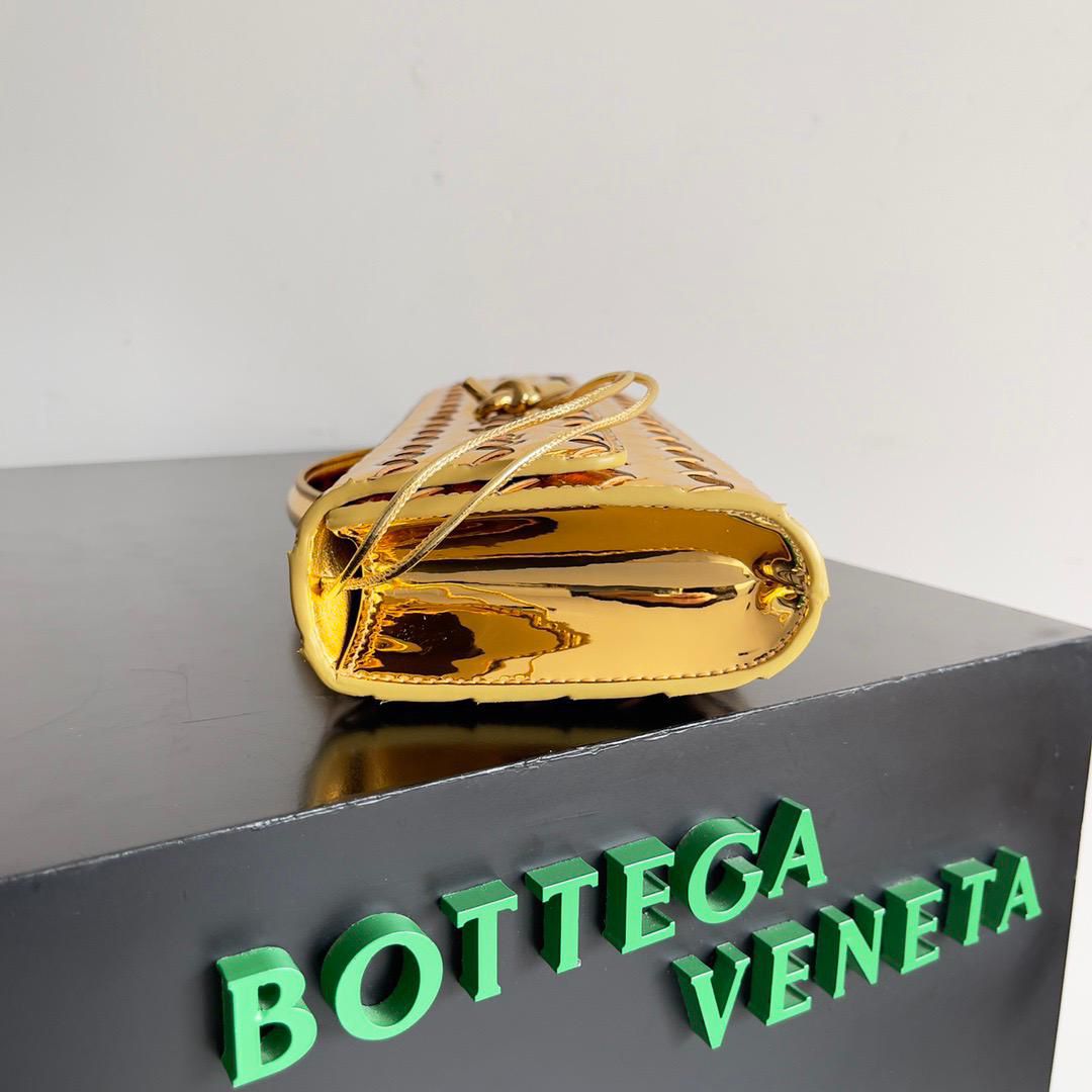 ANDIAMO CLUTCH
