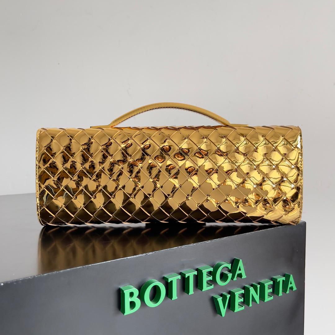 ANDIAMO CLUTCH