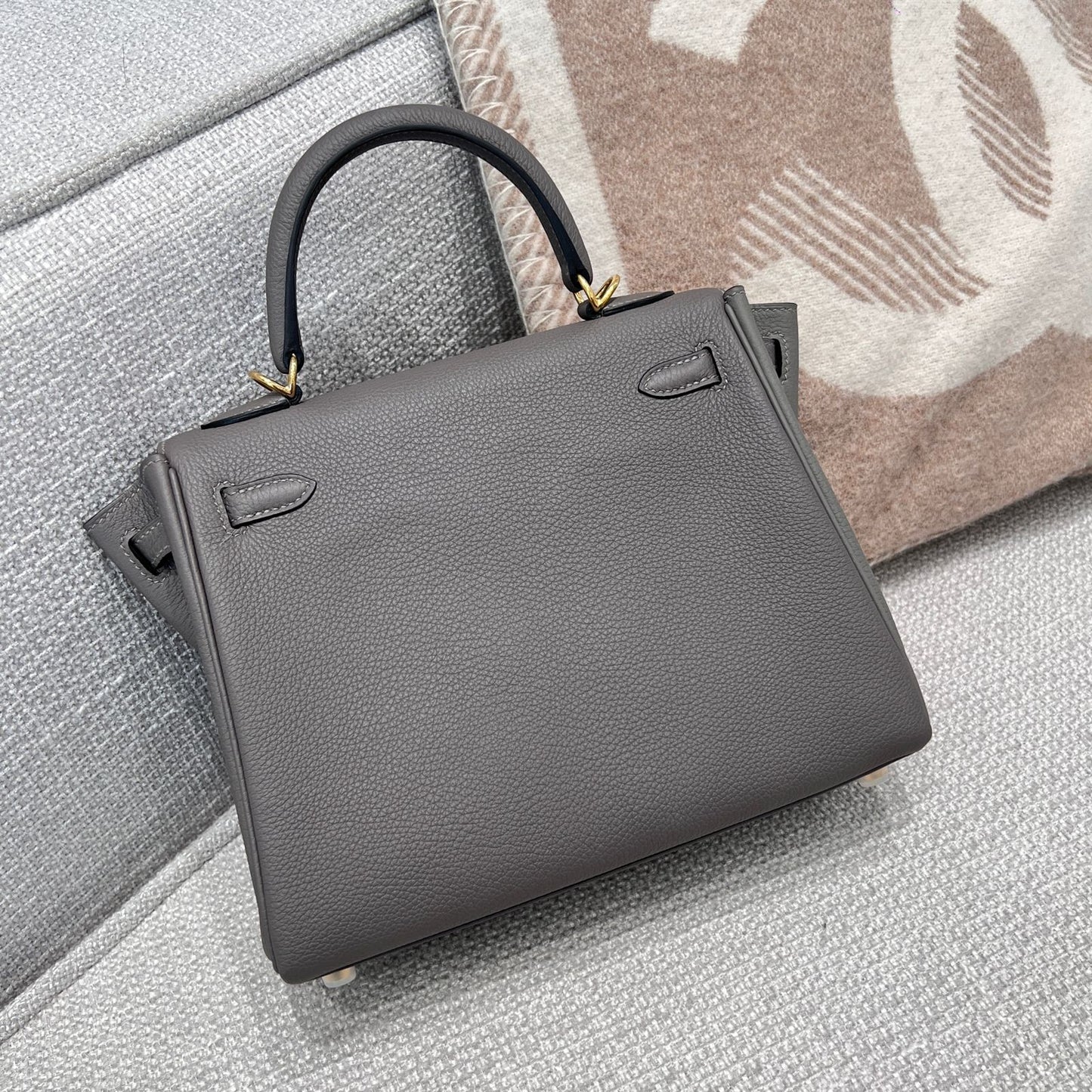 Kelly 25 Gris Meyer Color