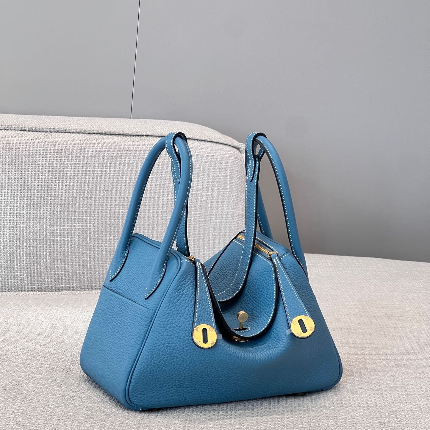 Lindy 26 Blue Jean Gold Hardware