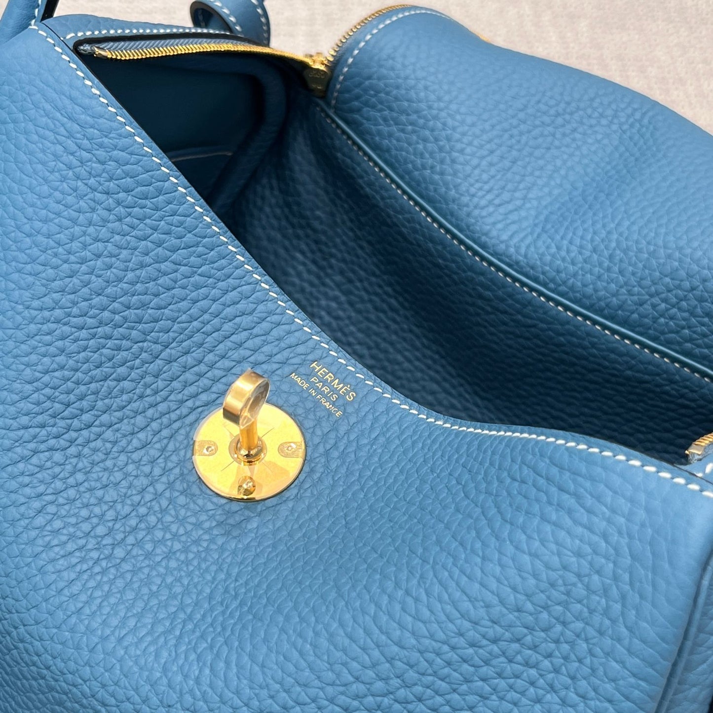 Lindy 26 Blue Jean Gold Hardware