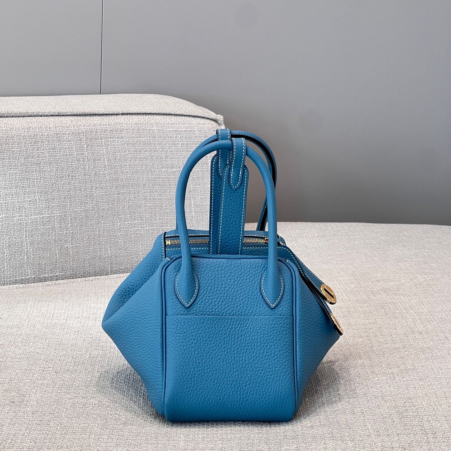 Lindy 26 Blue Jean Gold Hardware