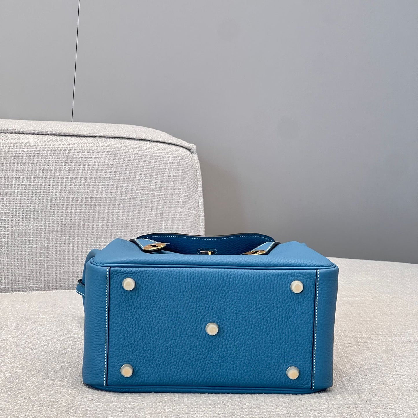 Lindy 26 Blue Jean Gold Hardware