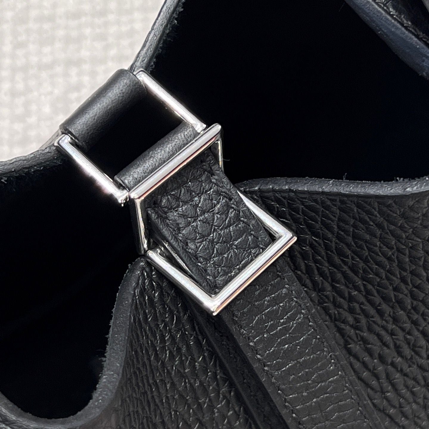 Picotin 18 Noir Black Silver Hardware