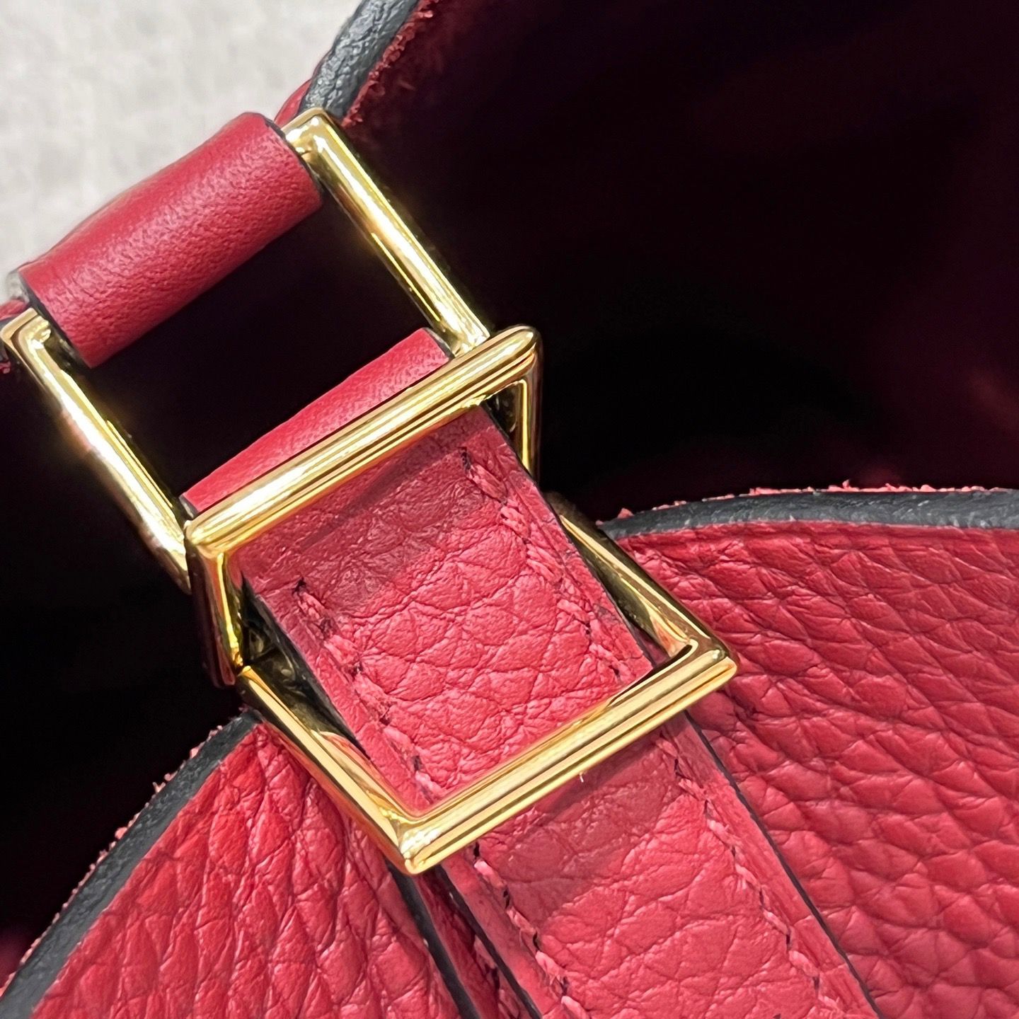 Picotin 18 Rouge Grenat Gold Hardware