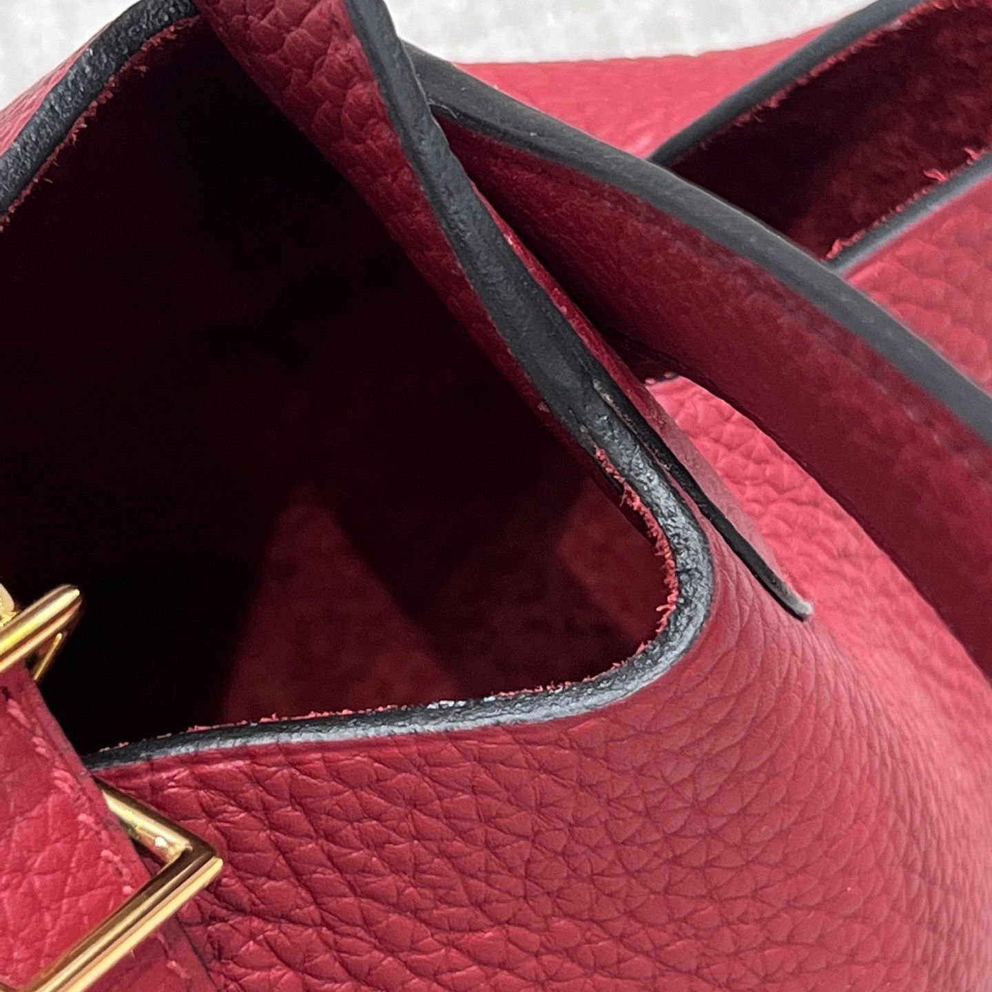 Picotin 18 Rouge Grenat Gold Hardware