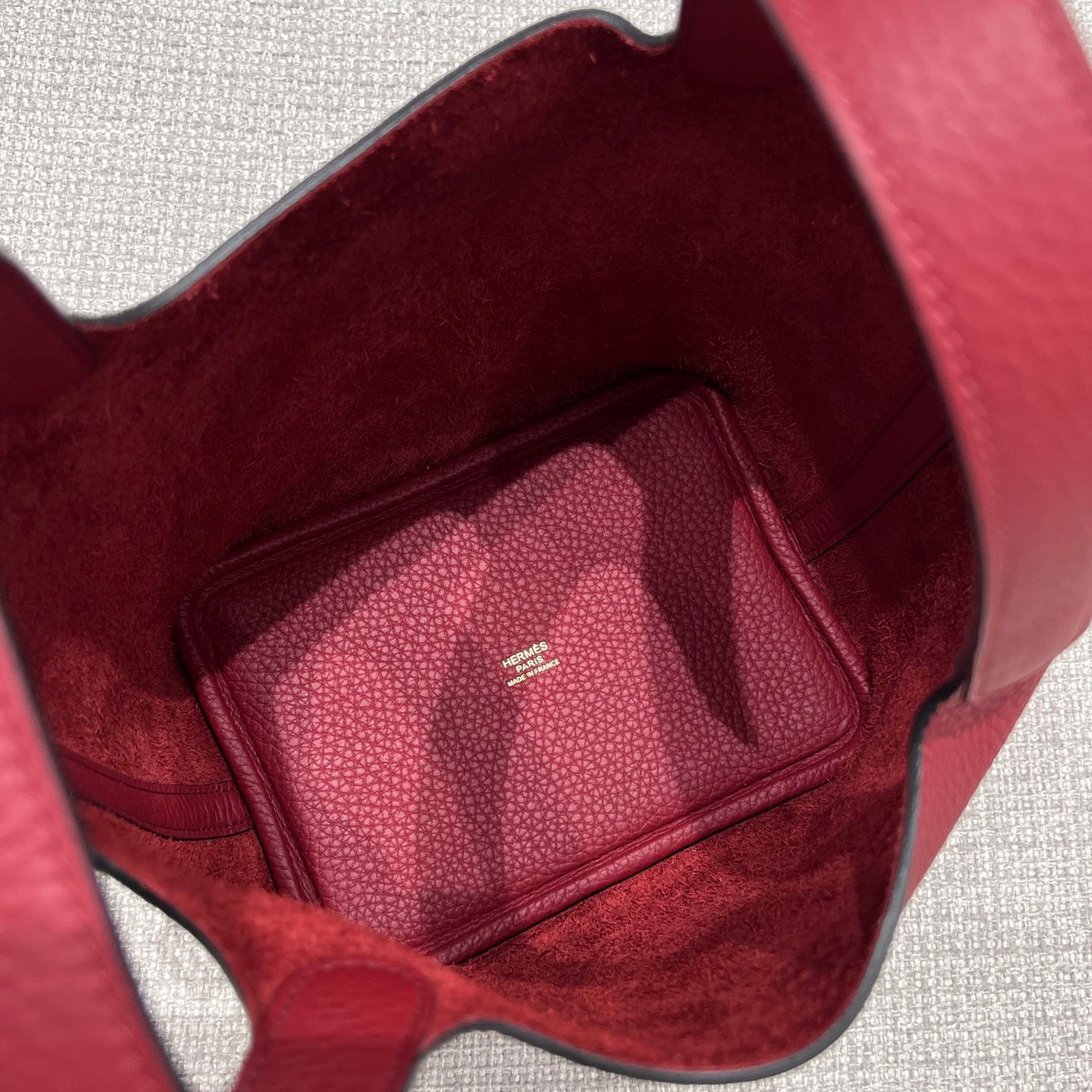 Picotin 18 Rouge Grenat Gold Hardware