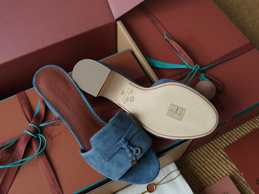 LORO SUMMER CHARMS SANDAL HEELED