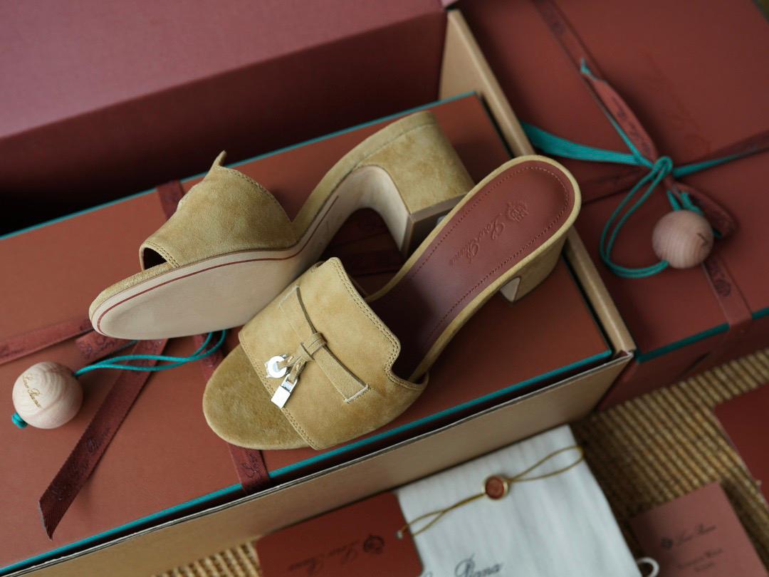 LORO SUMMER CHARMS SANDAL HEELED