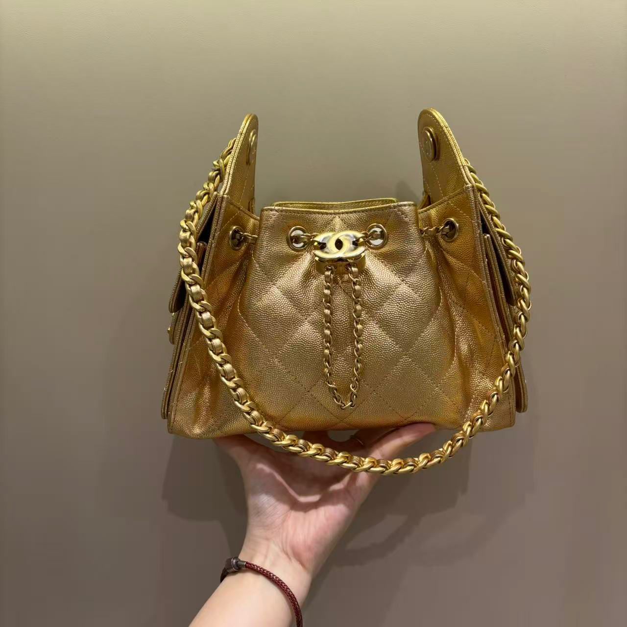 Mini hobo bag gold