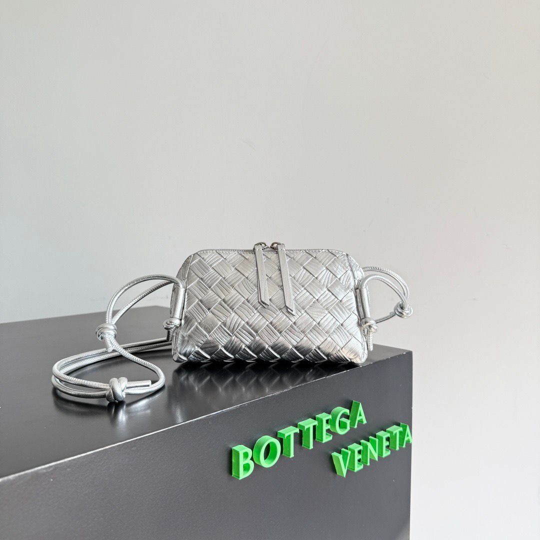 Concert Pouch Intrecciato Leather
