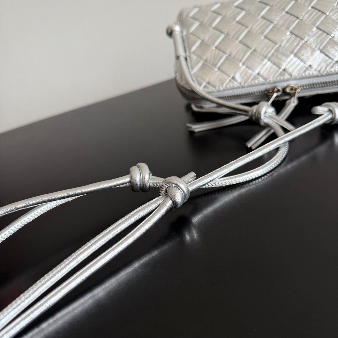 Concert Pouch Intrecciato Leather