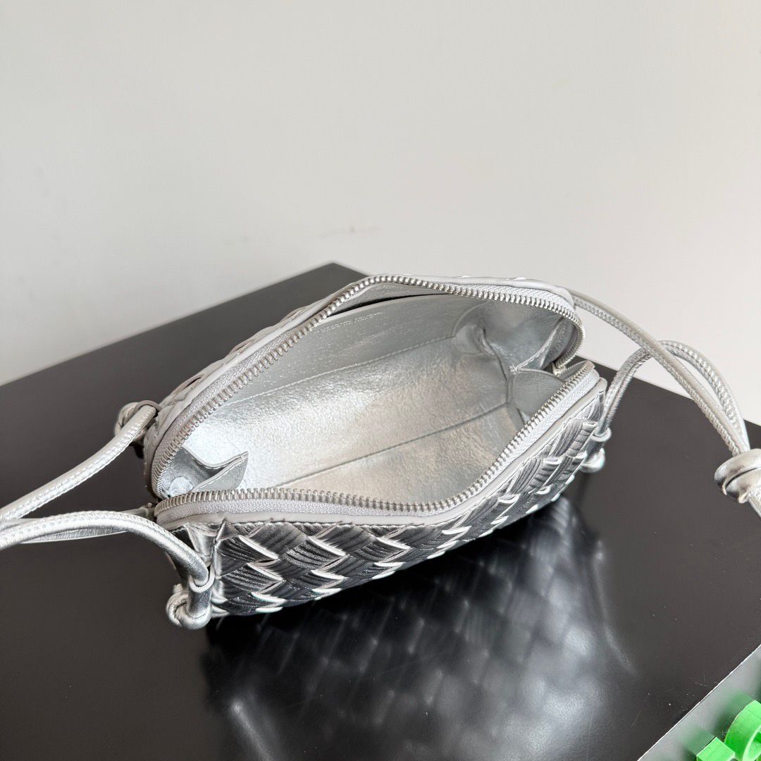 Concert Pouch Intrecciato Leather