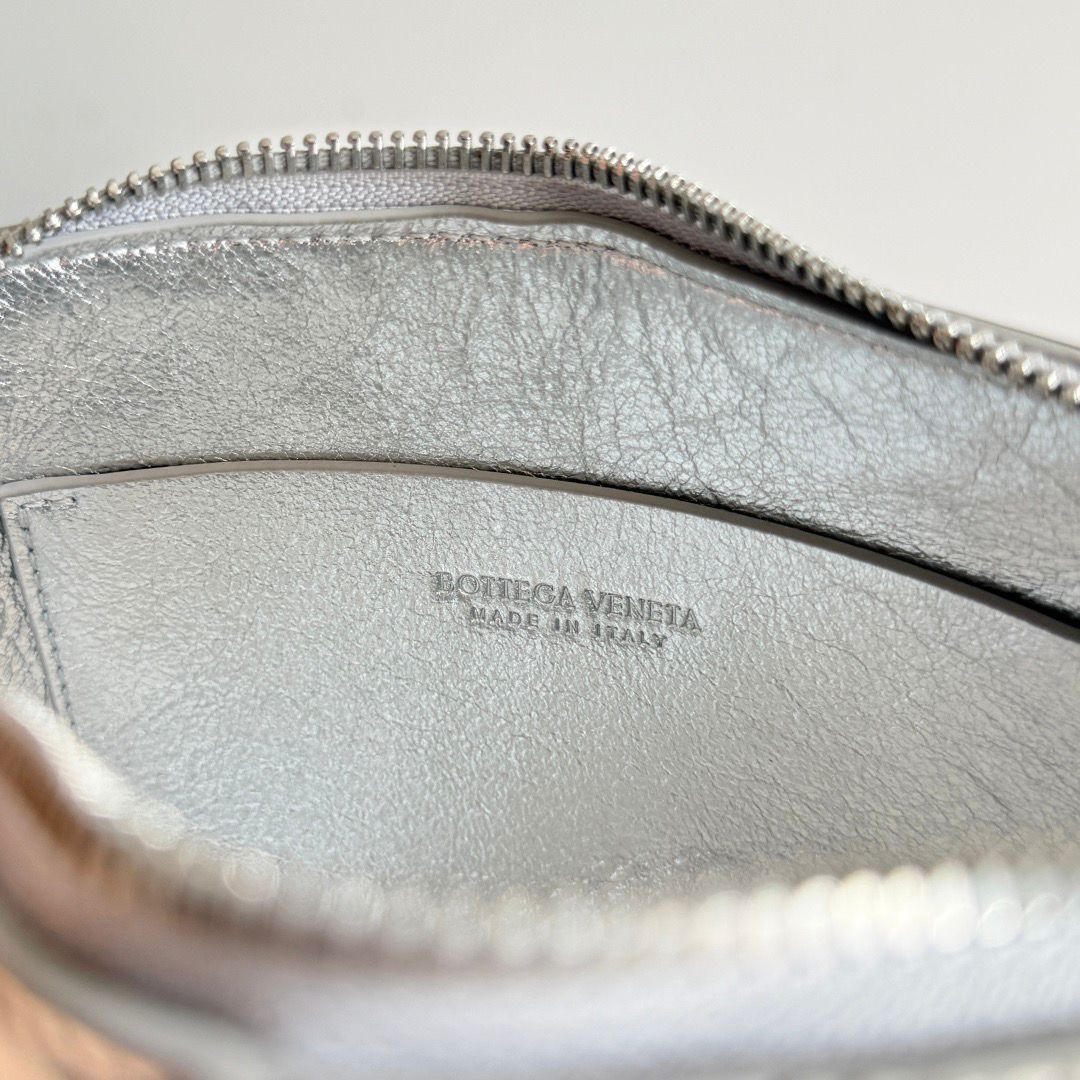 Concert Pouch Intrecciato Leather