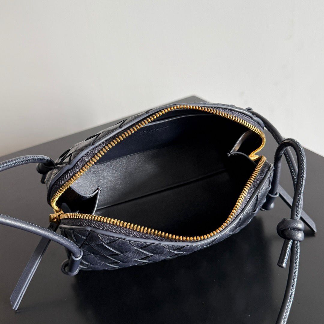 Concert Pouch Intrecciato Leather