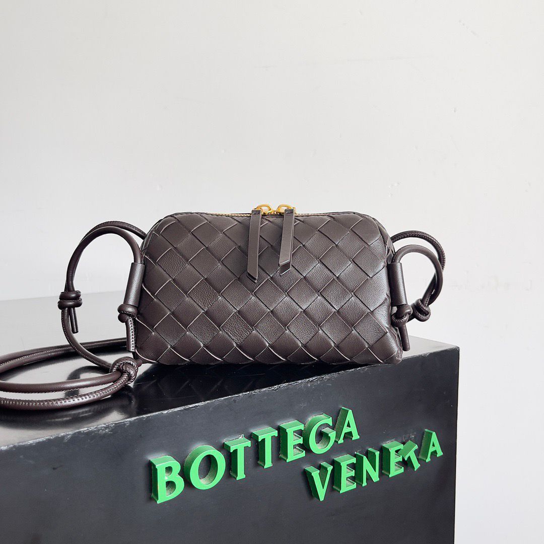 Concert Pouch Intrecciato Leather