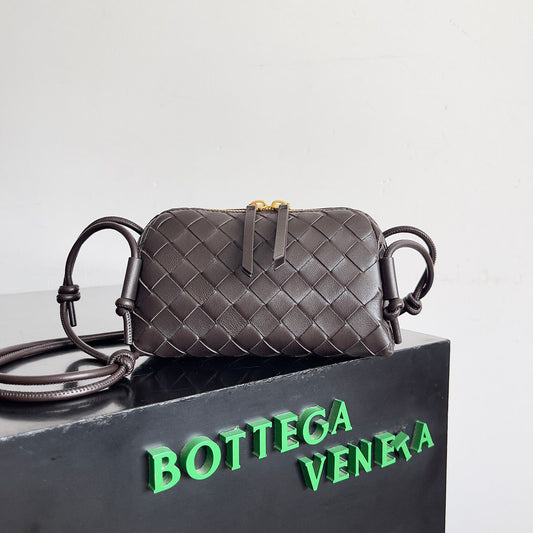 Concert Pouch Intrecciato Leather